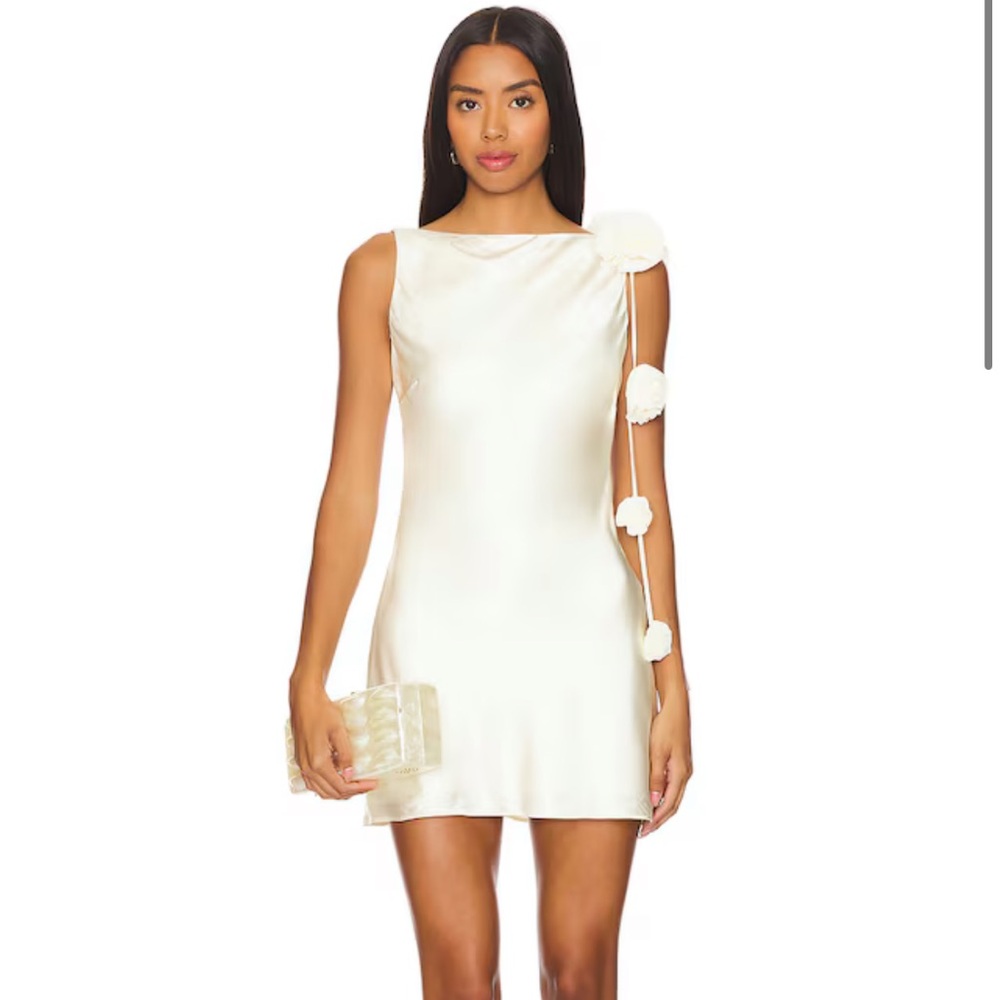 Elegant Cream Sleeveless Dress